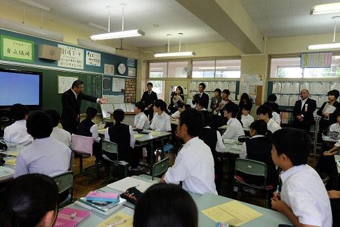 青木副市長が来校