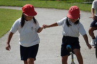 昼休み、1年生の一輪車練習