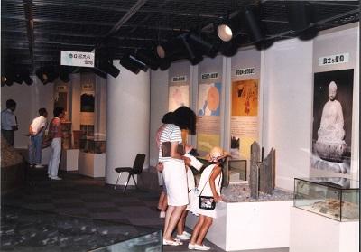 写真：開館当時の常設展示室
