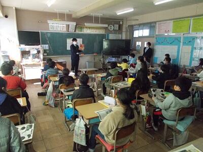 写真：牛島小4年授業