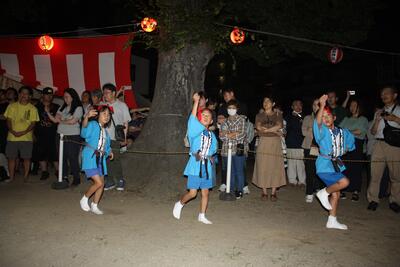 手踊り（小若）