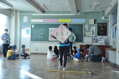 写真：双六ゲームの様子