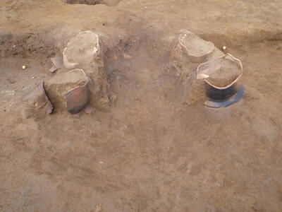 建物内でみつかったカマド