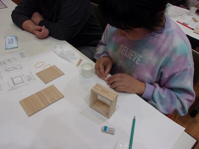 写真：ボンドづけ