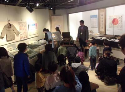 蓄音機上演風景