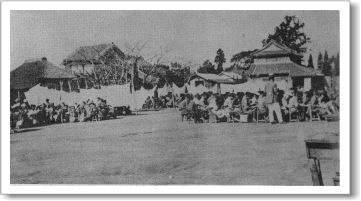 崩壊後の露天教室