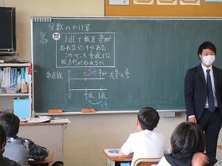 中野小学校６年生の算数の授業の様子です