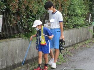 中野小学校２年生の児童のみなさん、ようこそ飯沼中学校へ　楽しくザリガニ釣りができましたね　またいつでも来てくださいね！