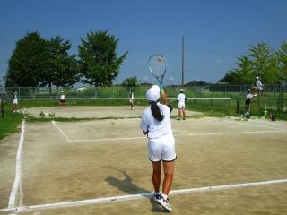 女子テニス部　校内戦を行っていました