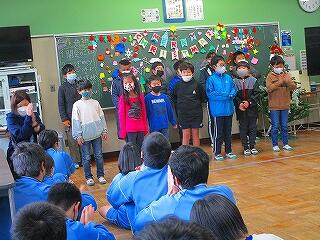 中野小学校の児童の皆さん、上手に自己紹介できました