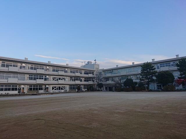 飯沼中学校は、みなさんと共に過ごす３学期を楽しみに待っています