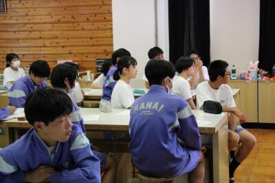 まとめのお話を聞いています。