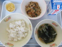 １１月９日の給食（坂小学校）