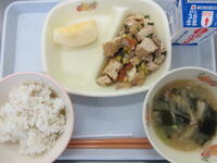 １１月１０日の給食（坂小学校）