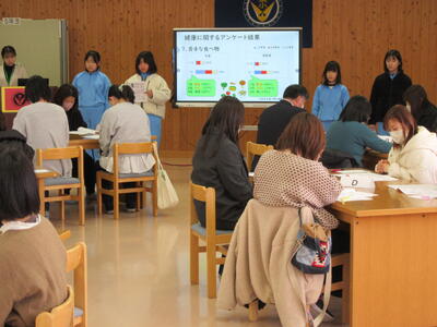 健康委員の発表
