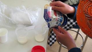 ６年　バターづくり（食育）