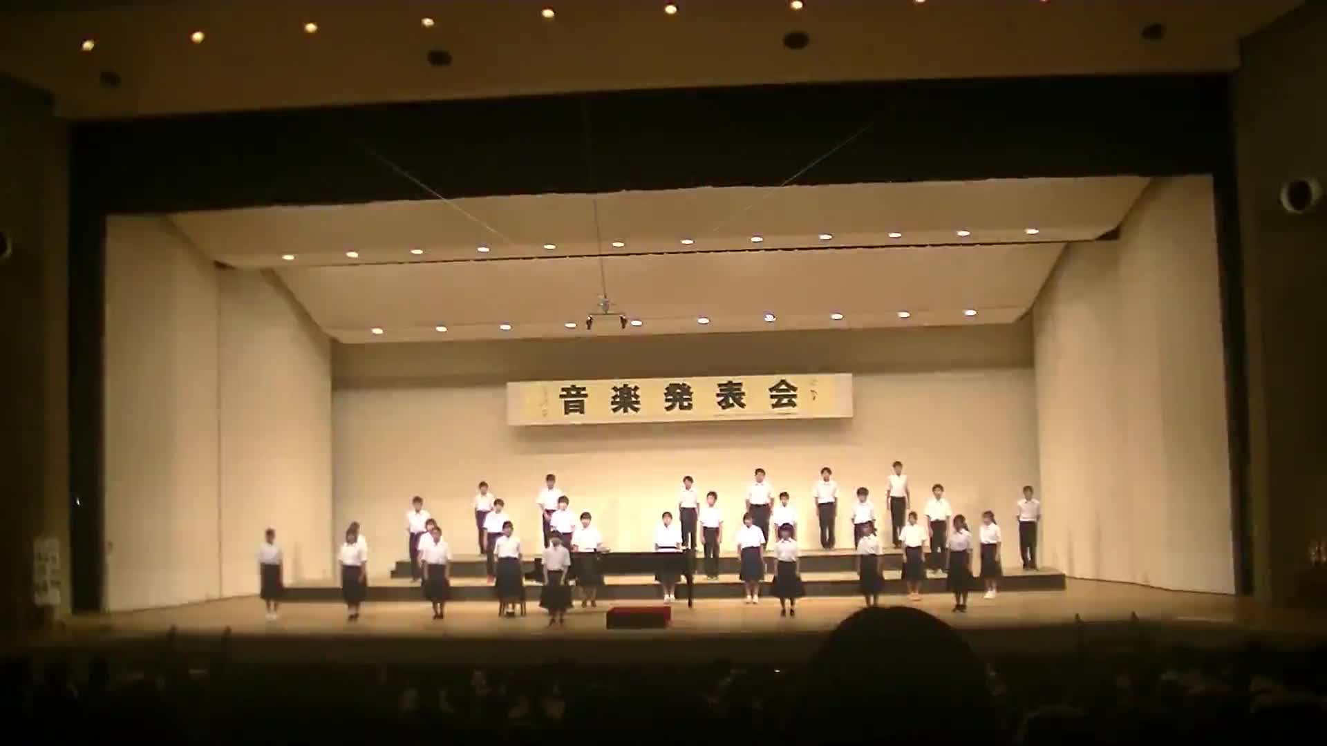 音楽発表会（１年４組）「心の瞳」