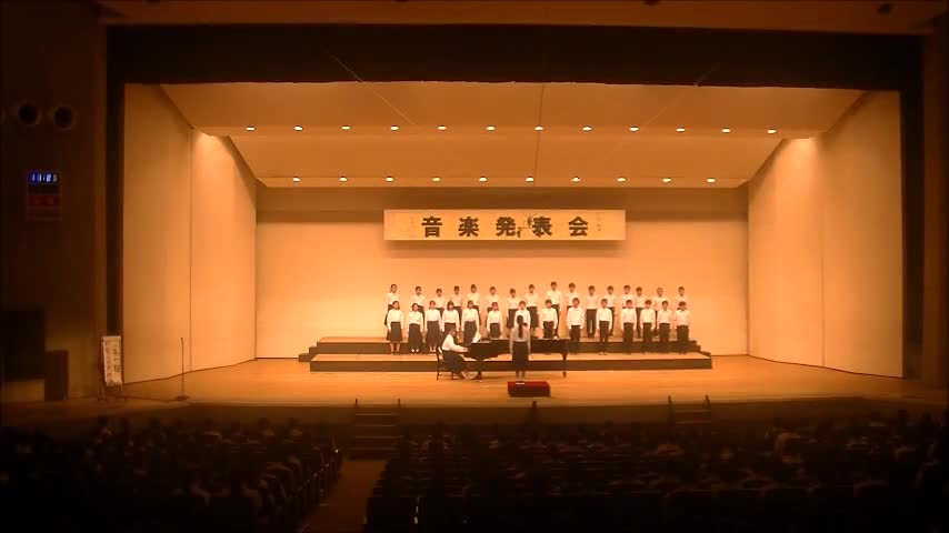 音楽発表会（１年７組）「HEIWAの鐘」