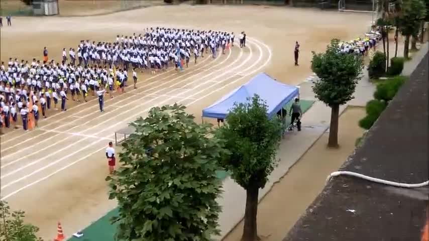 運動会直前練習（三旗掲揚）