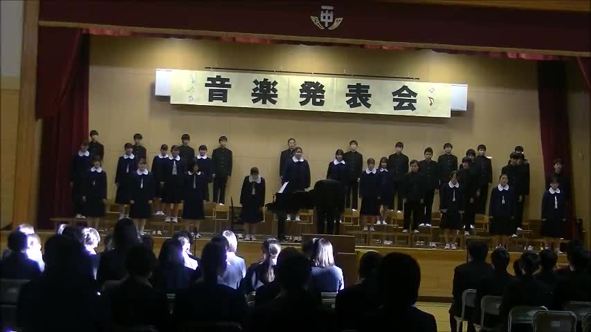音楽発表会（２年１組）「瑠璃色の地球」