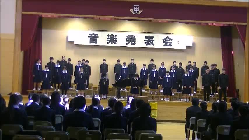 音楽発表会（２年７組）「かえられないもの」