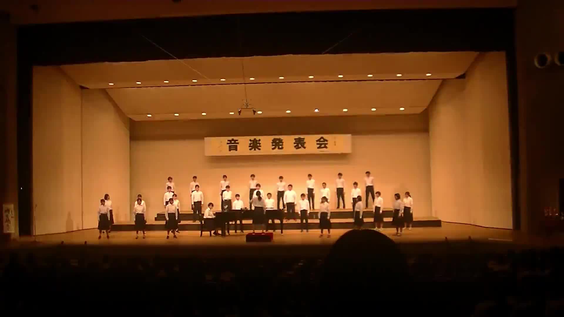 音楽発表会（２年６組）「時を越えて」