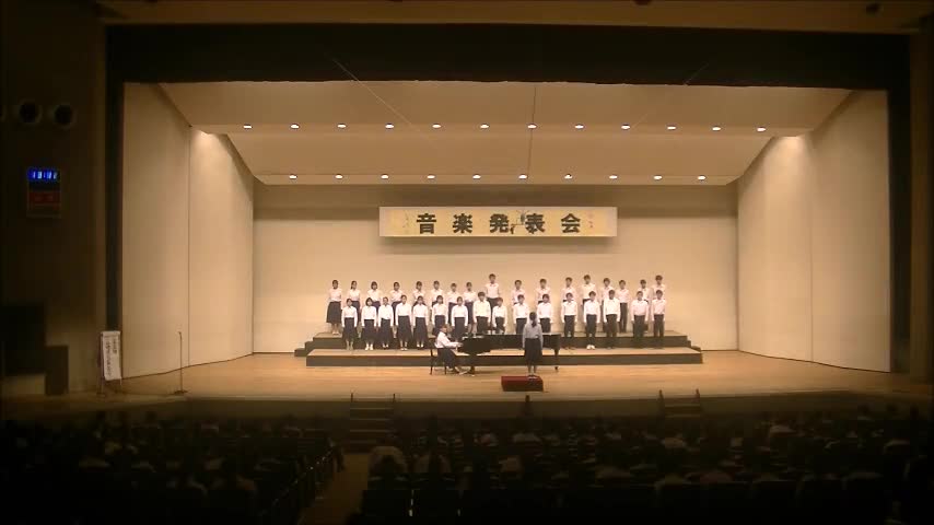 音楽発表会（２年３組）「この地球のどこかで」