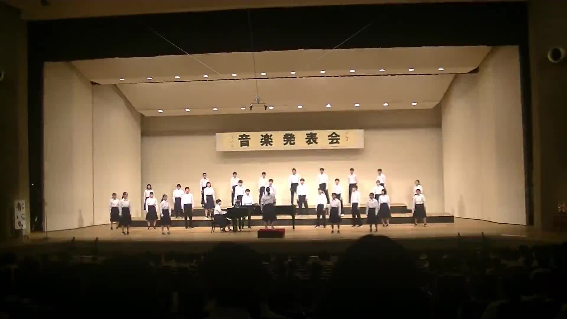 音楽発表会（３年４組）「青い鳥」