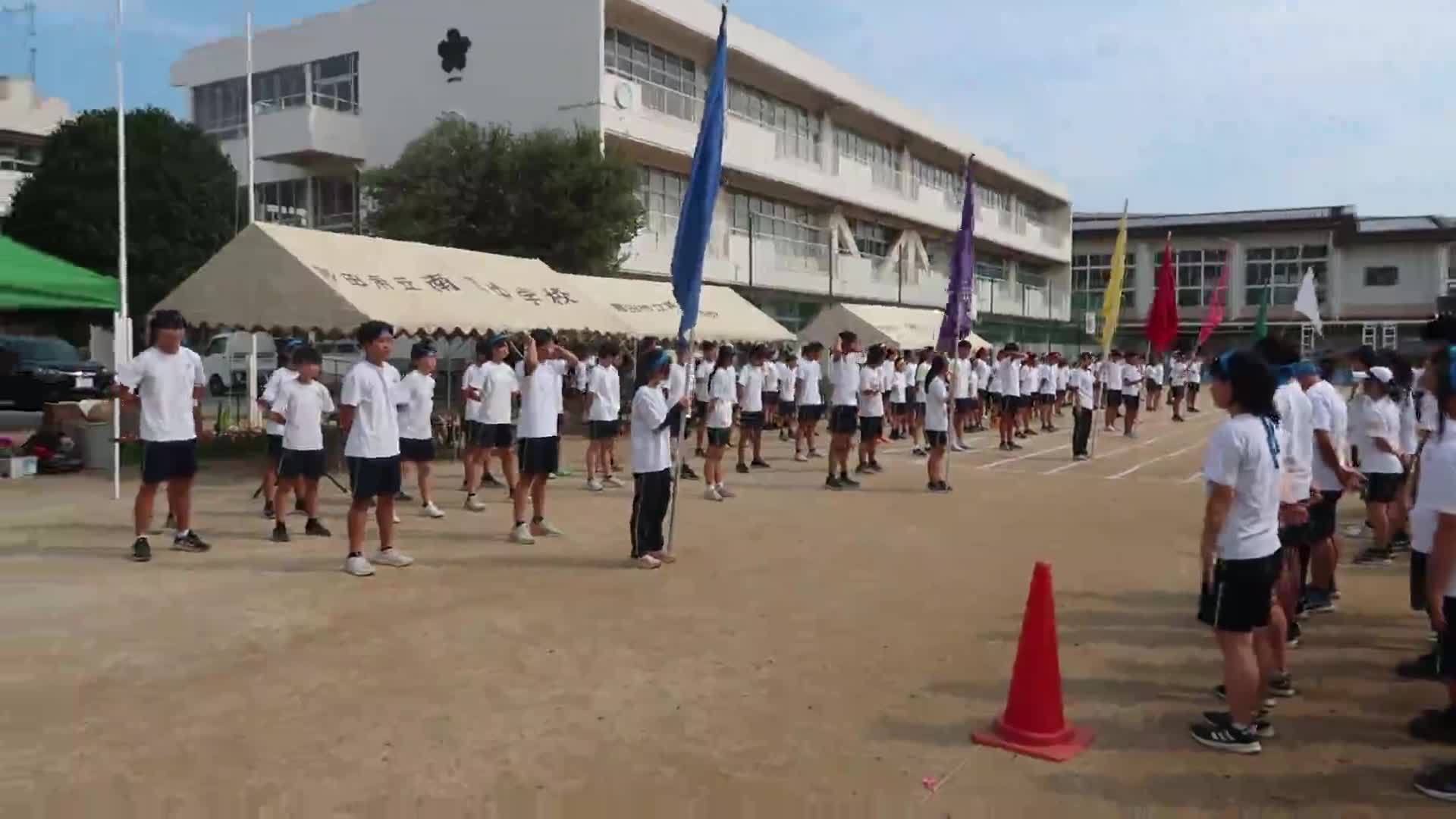 体育祭練習、はじめての校歌練習