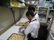 厨房での様子２