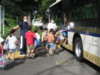 貸切バスで出発